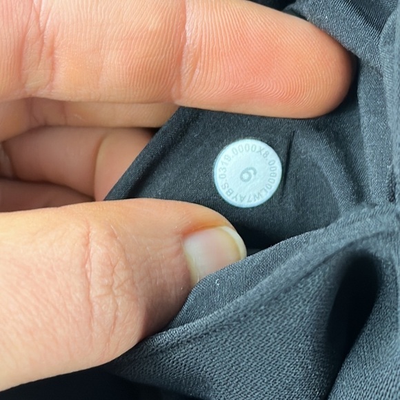 Lululemon Noir Short 5.5" Black - Picture 5 of 6